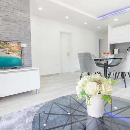 מאקרסקה Apartmani Zora מראה חיצוני תמונה