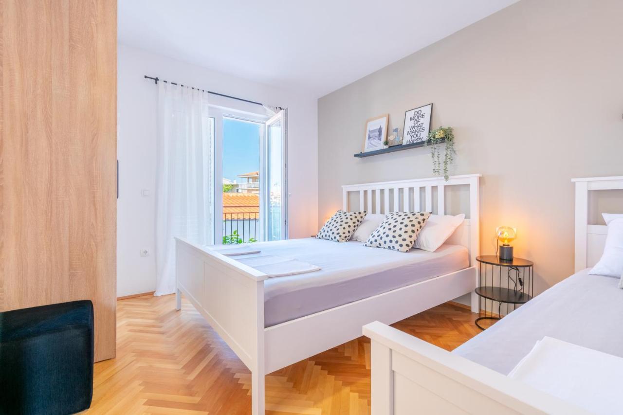 מאקרסקה Apartmani Zora מראה חיצוני תמונה