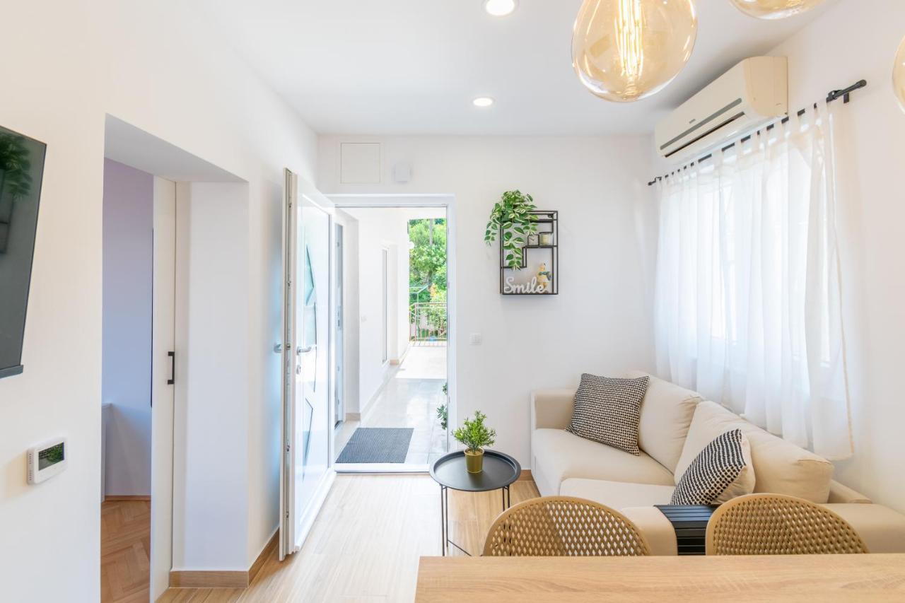מאקרסקה Apartmani Zora מראה חיצוני תמונה