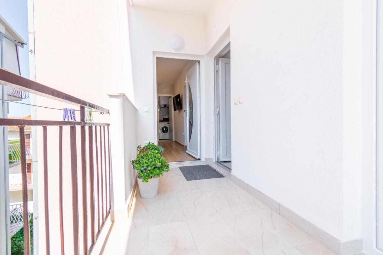 מאקרסקה Apartmani Zora מראה חיצוני תמונה
