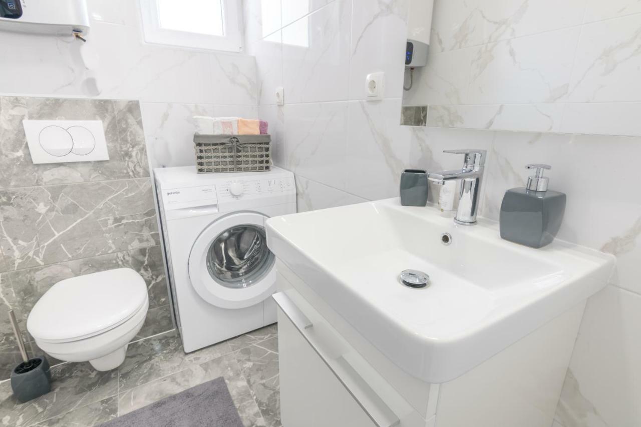 מאקרסקה Apartmani Zora מראה חיצוני תמונה