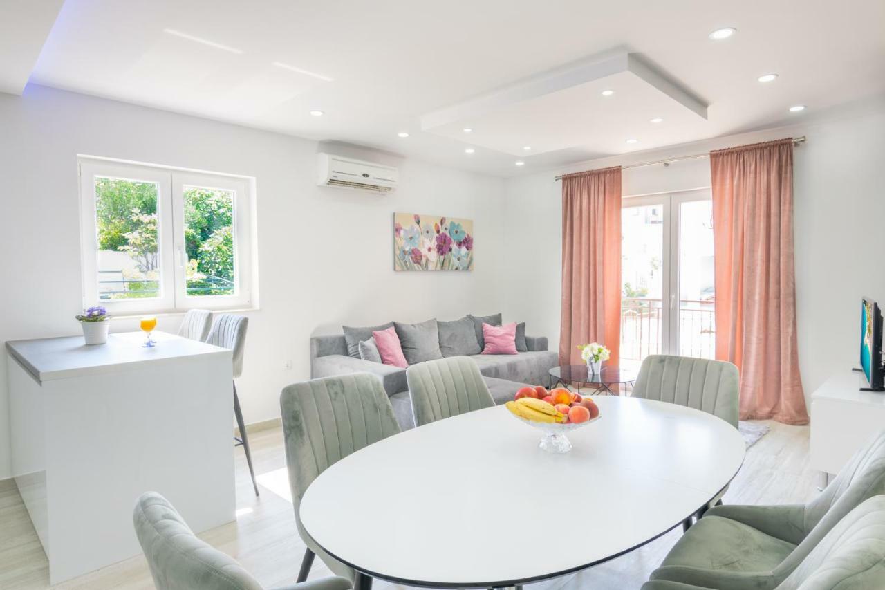 מאקרסקה Apartmani Zora מראה חיצוני תמונה