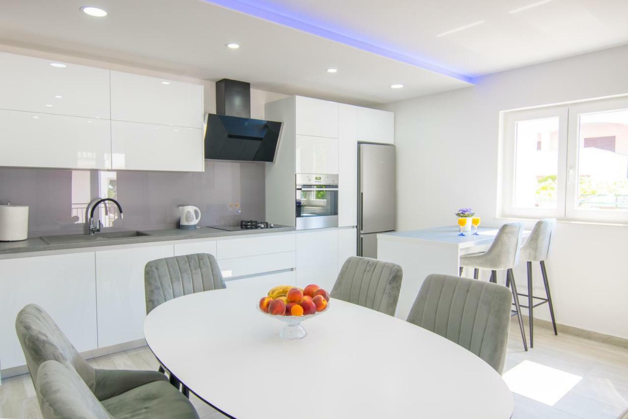 מאקרסקה Apartmani Zora מראה חיצוני תמונה