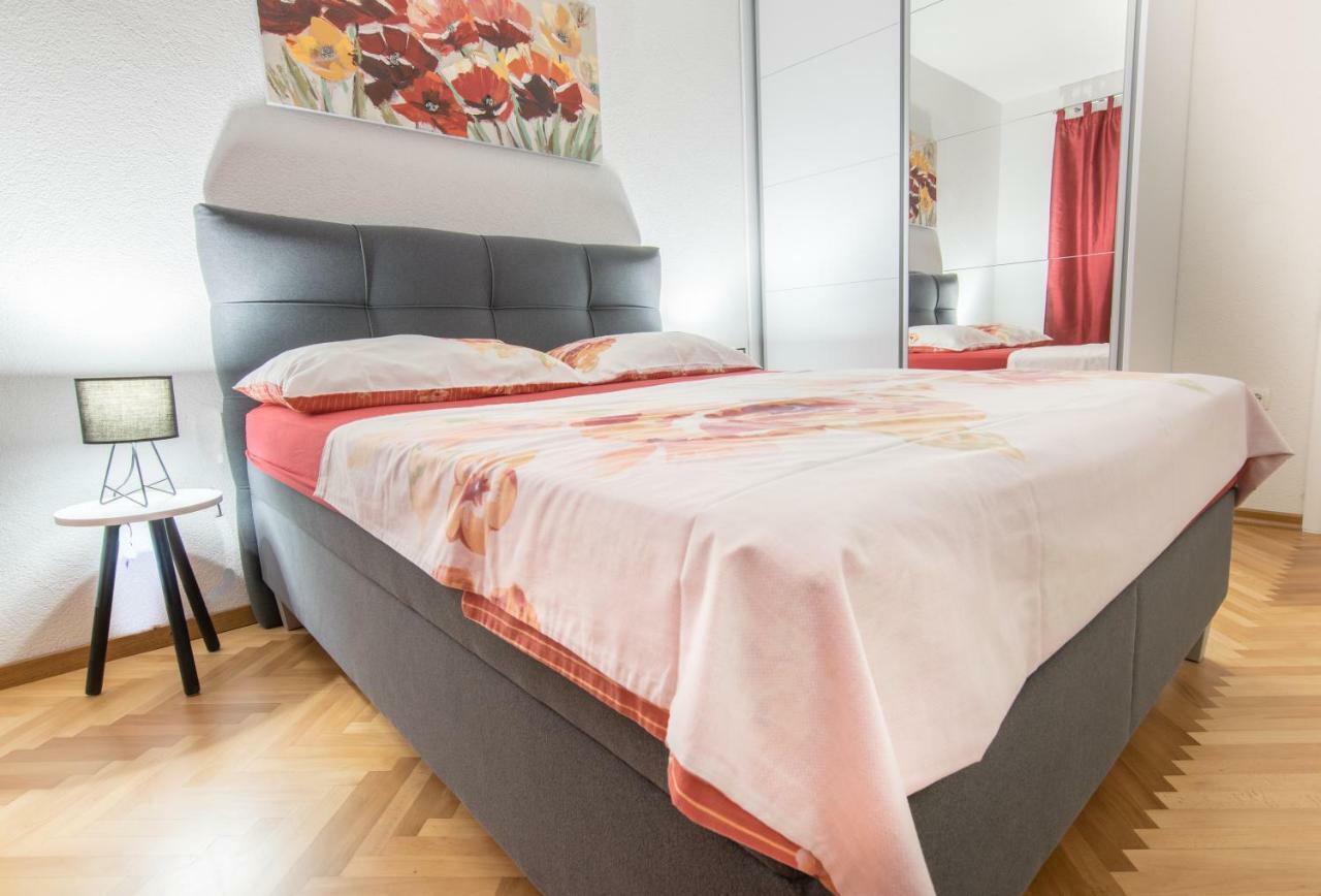 מאקרסקה Apartmani Zora מראה חיצוני תמונה